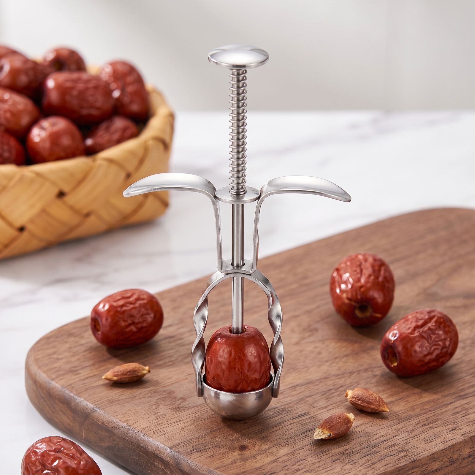 Stainless Steel Red Date Pitte - Kitchen Tools In Baking recension och pris